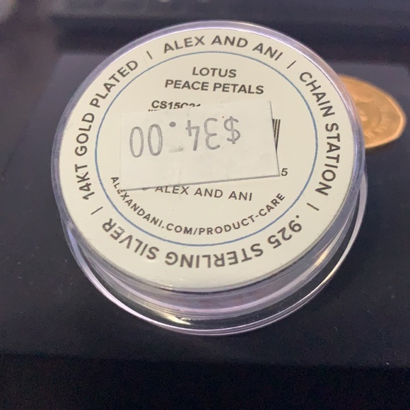 NWT LOTUS FLOWER ALEX AND ANI GOLD CHARM/ PENDANT - Picture 11 of 12